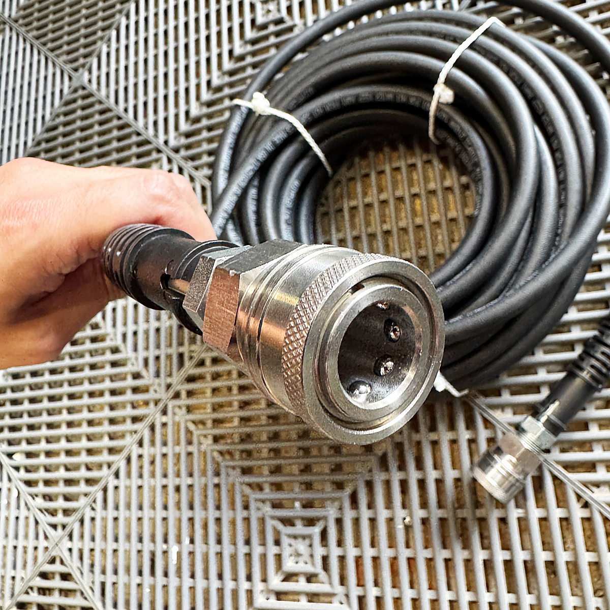 QUIVRFLEX Pressure Wash Hose (1/4in Black)
